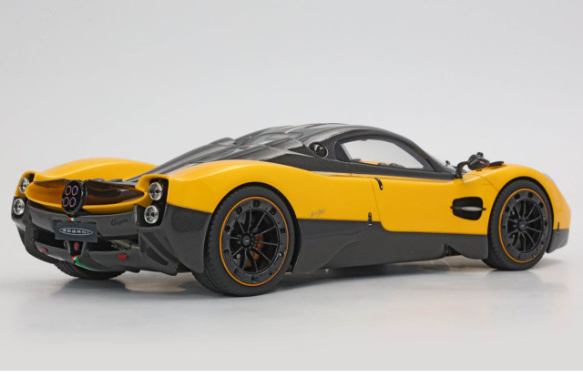 ミニカー　1/18 Pagani Utopia(ブロンズ) ケース付 [P18223DV] Pagani Utopia Bronze (with Case) (Diecast Car) - HobbySearch