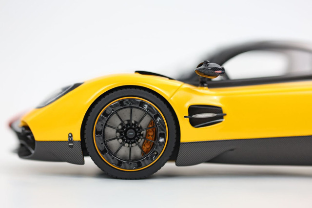 予約商品 ** BBR P18223MV 1/18 Pagani Utopia Giallo Ginevra