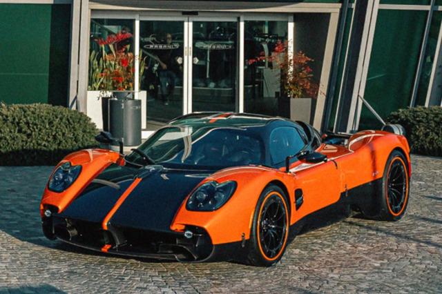 予約商品 ** BBR P18223OV 1/18 Pagani Utopia Coupe Arancio