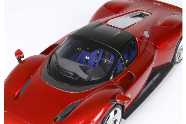 BBR P18224AV 1/18 Ferrari Daytona SP3 Serie Icona Rosso Magma