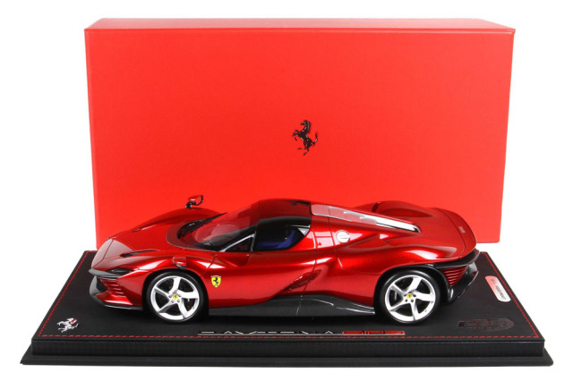 BBR P18224AV 1/18 Ferrari Daytona SP3 Serie Icona Rosso Magma