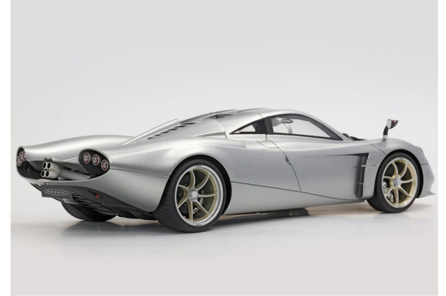 新発売 BBR 1/18 パガーニ ウアイラ Codalunga ミニカー BBR P18228CV