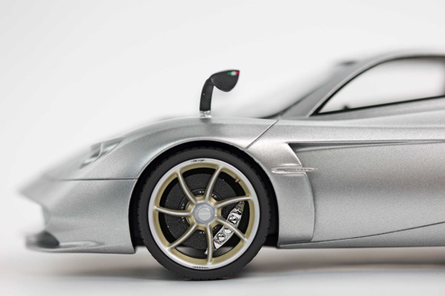 予約商品 ** BBR P18228CV 1/18 Pagani Huayra Codalunga Semi Matt