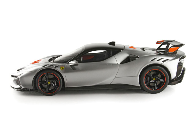 BBR P18237AV 1/18 Ferrari SF90XX Stradale Bianco Arctico