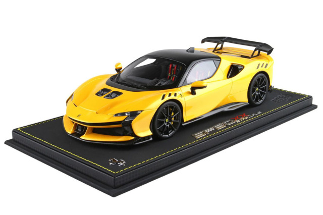 BBR P18237FCFV 1/18 Ferrari SF90XX Stradale Giallo Tristrato / Carbon wheels Limited 70pcs （ケース付）