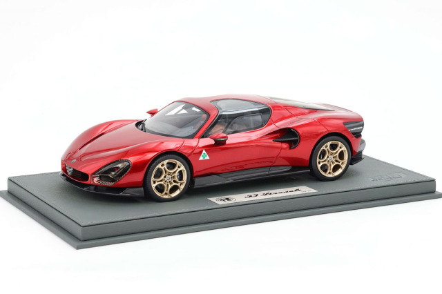 BBR P18241V 1/18 Alfa Romeo 33 Stradale Launch Edition Red Villa D’Este Limited 330pcs（ケース付）