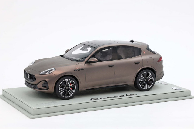 【お取り寄せ商品】 BBR P18243AV 1/18 Maserati Grecale Folgore 2022 Forgore Copper（ケース付）