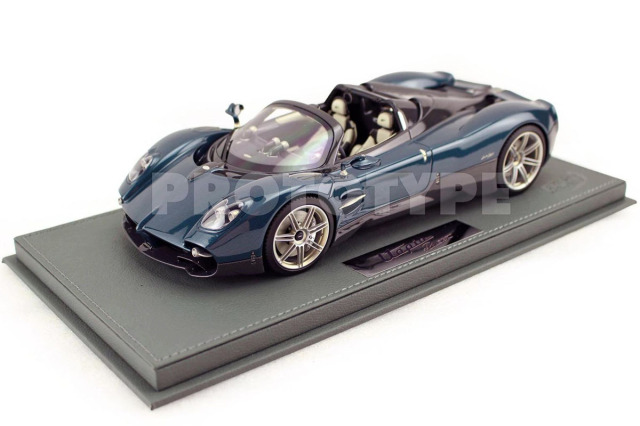 ** 予約商品 ** BBR P18245BV 1/18 Pagani Utopia Roadster Cobalto Gloss Carbon Limited 48pcs（ケース付）