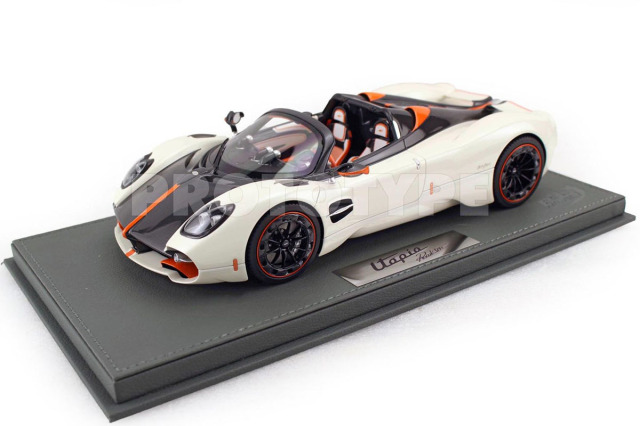** 予約商品 ** BBR P18245EV 1/18 Pagani Utopia Roadster Bianco Benny gloss Limited 48pcs（ケース付）
