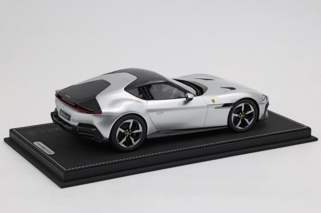 BBR P18248CV 1/18 Ferrari 12 Cilindri Coupe Argento Nurburgring