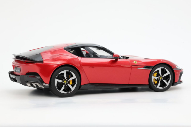 BBR P18248FV 1/18 Ferrari 12 Cilindri Coupe Rosso Imola Limited