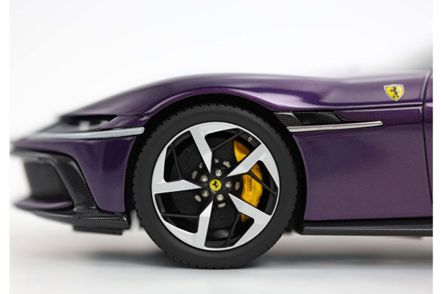 予約商品 ** BBR P18248HKV 1/18 Ferrari 12 Cilindri Coupe Viola