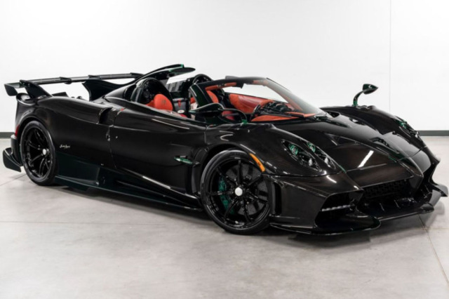 ** 予約商品 ** BBR P18250DV 1/18 Pagani Imola Roadster Gloss Carbon （ケース付）