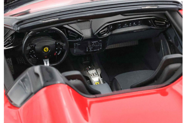 BBR P18251AV 1/18 Ferrari 12 Cilindri Spider Rosso Corsa
