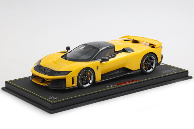 ** 予約商品 ** BBR P18253B2V 1/18 Ferrari F80 Giallo Modena - Bicolor Wheels Carbon / Silver Limited 48pcs（ケース付）