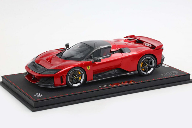 ** 予約商品 ** BBR P18253HV 1/18 Ferrari F80 Optional carbon Rosso Supercar - Bicolor Carbon/Silver wheels  （ケース付）