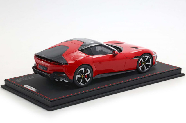 予約商品 ** BBR P18254A1V 1/18 Ferrari 12 Cilindri Panoramic Roof