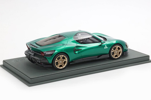 予約商品 ** BBR P18264DV 1/18 Alfa Romeo 33 Stradale Verde