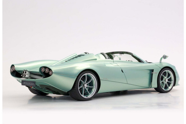 予約商品 ** BBR P18280AV 1/18 Pagani Huayra Codalunga Speedster
