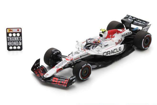 SPARK S9595 1/43 Red Bull Racing RB21 Japanese GP 2025 No.22 Yuki Tsunoda (with Pit Board)