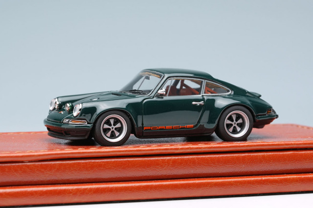 ** 予約商品 ** Titan64 TM001M 1/64 Singer 911(964) Coupe with Fog Lamp Brewster Green Limited 500pcs