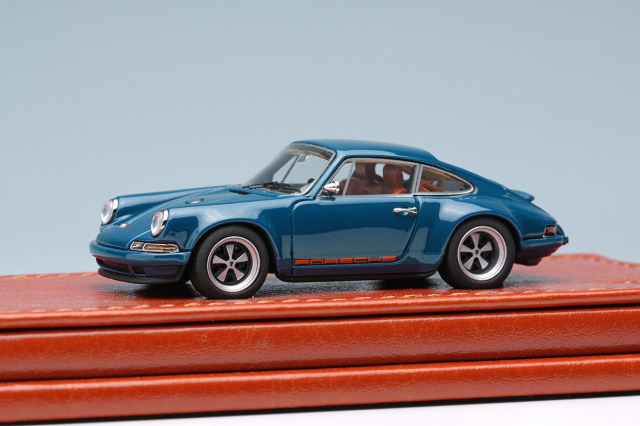 ** 予約商品 ** Titan64 TM001P 1/64 Singer 911(964) Coupe Resistance Blue Limited 400pcs