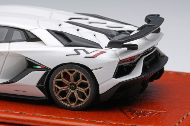 タイタン64 TM007D 1/64 ランボルギーニ アヴェンタドール SVJ 2018