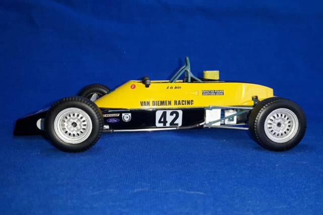 お取り寄せ商品】 Neko Models FK2016 1/20 FF1600 RF81 - A