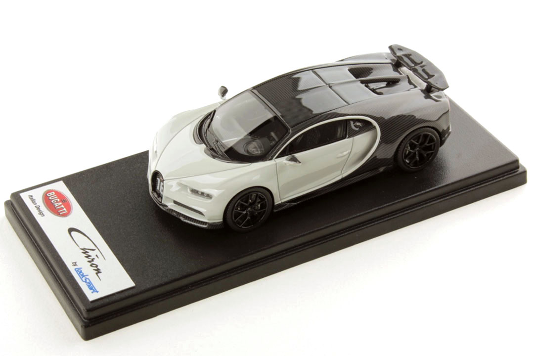 LOOKSMART LS490C Bugatti Chiron Sport Grey Carbon / Gris Rafale (Metallic)