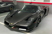 ** 予約商品 ** BBR HE182543DIE 1/18 Ferrari Enzo Full Carbon - Italian stripe (Diecast Full Open)（ケース付）
