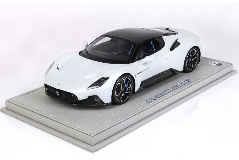 予約商品 r Pav 1 18 Maserati Mc Bianco Audace Limited 300pcs ケース付 ミニカー専門店 ラクーンオート