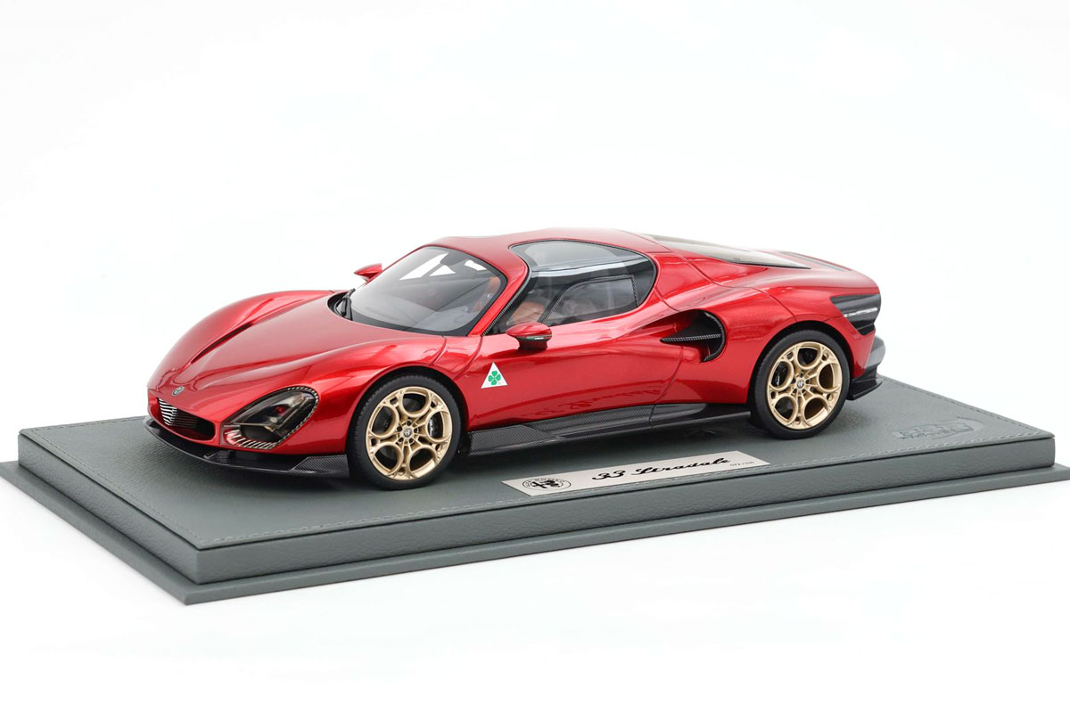 ** 予約商品 ** BBR P18241V 1/18 Alfa Romeo 33 Stradale（ケース付）