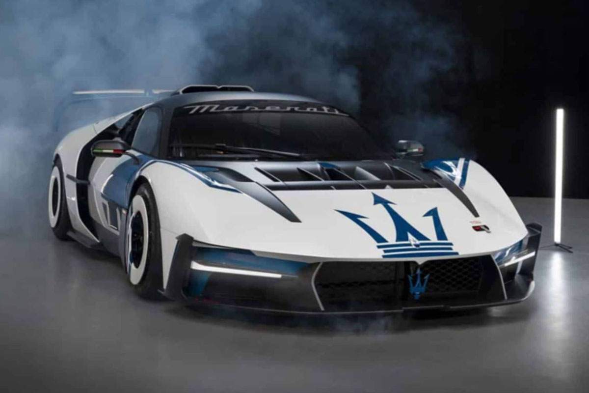 ** 予約商品 ** BBR P18246CV 1/18 Maserati MCXtrema Corse Livery （ケース付）