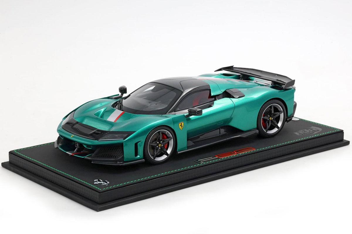 ** 予約商品 ** BBR P18253F1V 1/18 Ferrari F80 Optional carbon Green Jewel - Bicolor Carbon/Silver wheels  Limited 24pcs（ケース付）
