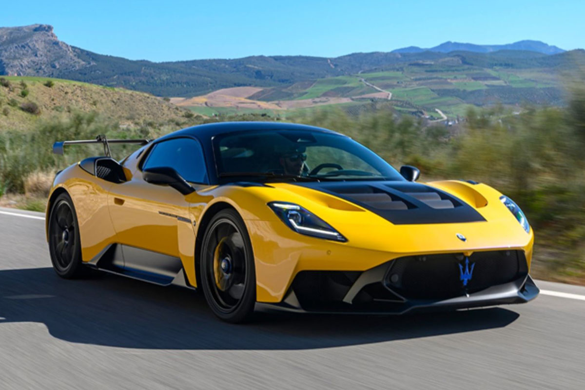 ** 予約商品 ** BBR P18255BV 1/18 Maserati GT2 Stradale Giallo Genio（ケース付）