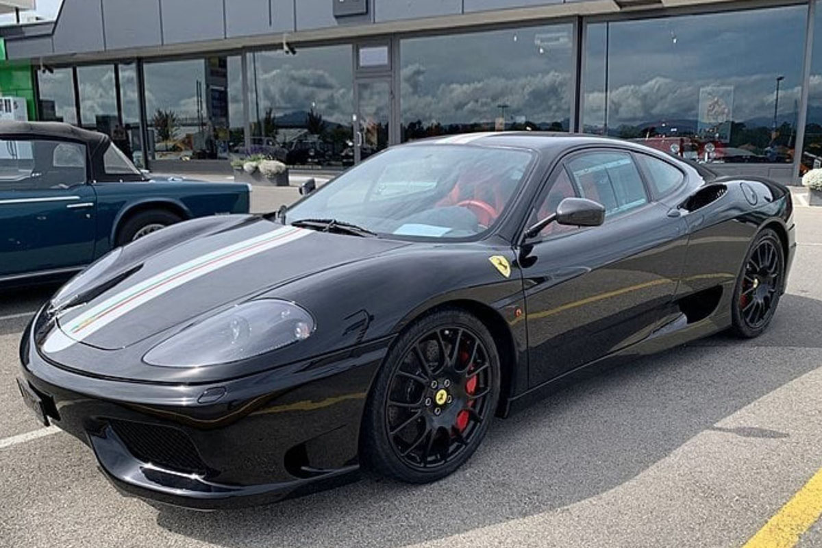 ** 予約商品 ** BBR P18262EV 1/18 Ferrari 360 Challenge Stradale Nero DS / Italian stripe （ケース付）