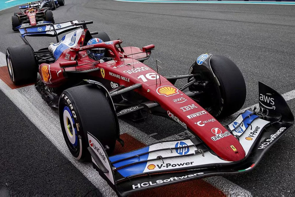 鈴鹿サーキットVIPグッズ フェラーリ フォーミュラ 1 クラブ