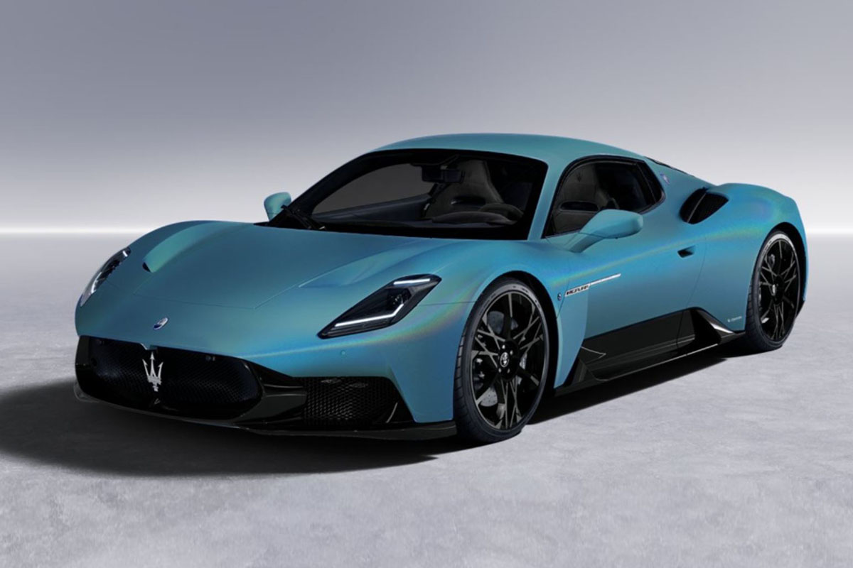 ** 予約商品 ** BBR P18279AV 1/18 Maserati MC Pura AI Aqua Rainbow Matt （ケース付）