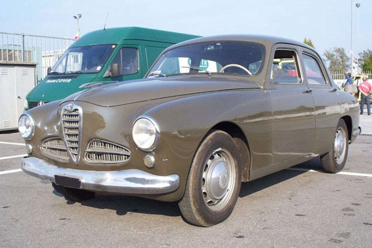 ** 予約商品 ** BBR RGM18003C 1/18 Alfa Romeo 1900 Verde Oliva