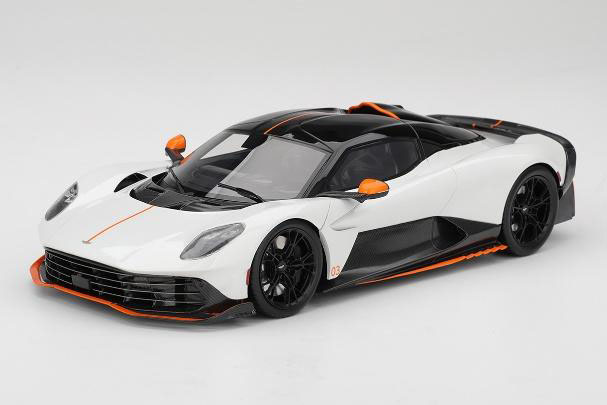 ** 予約商品 ** TOP SPEED TS0711 1/18 Aston Martin Valhalla Lunar White
