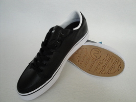 新品 GRAVIS グラビス TARMAC VULC LＸ メンズ BLACK/WHITE