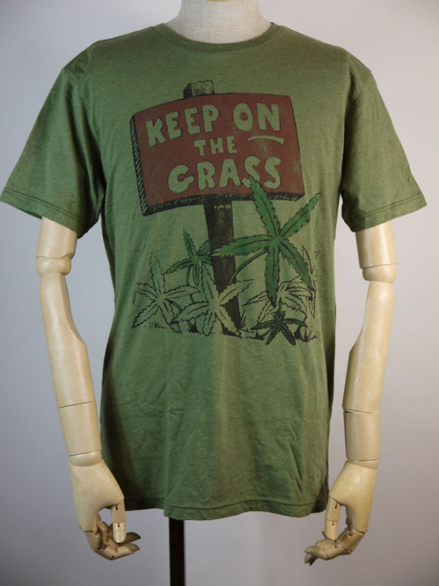 送料無料!!【JUNK FOOD】 ジャンクフード Tシャツ KEEP ON THE GRASS メンズ 半袖 J2274