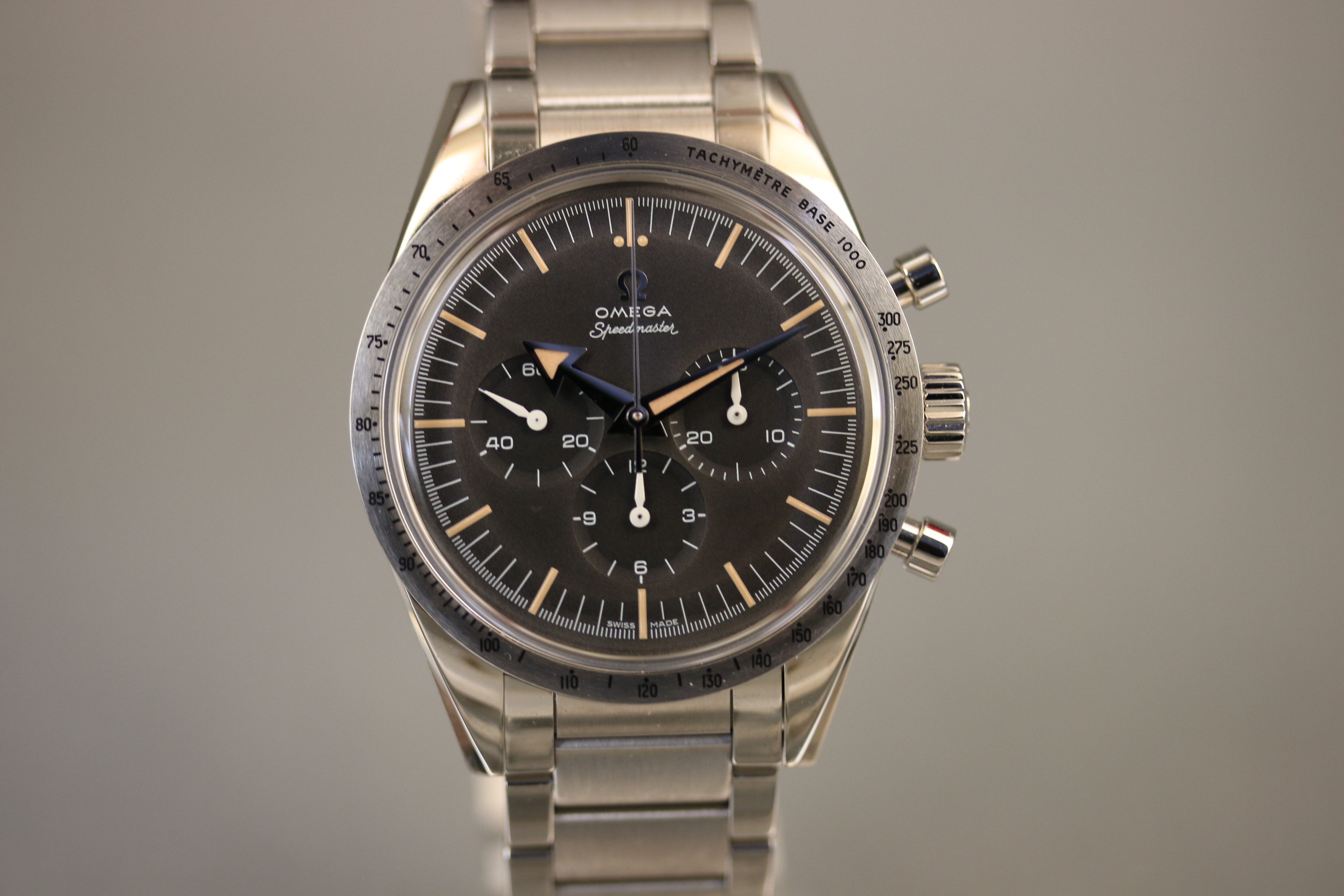 オメガスピードマスター 1957トリロジー60周年 311.10.39.30.01.001