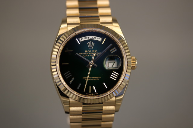 デイデイト　128238  ランダム番