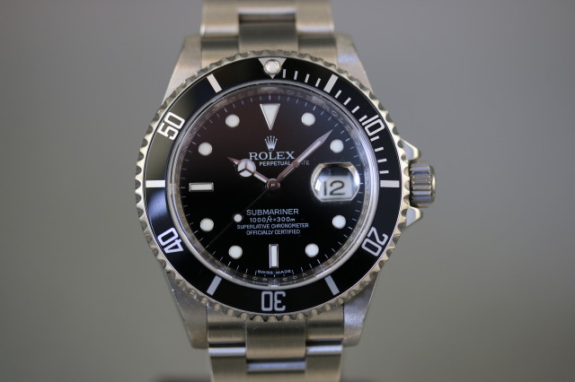 サブマリーナデイト　16610 V番 SOLD