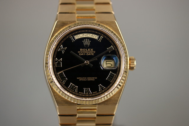 ダイヤモンドリール デイデイト オイスタークォーツ 19018 SOLD Raising time