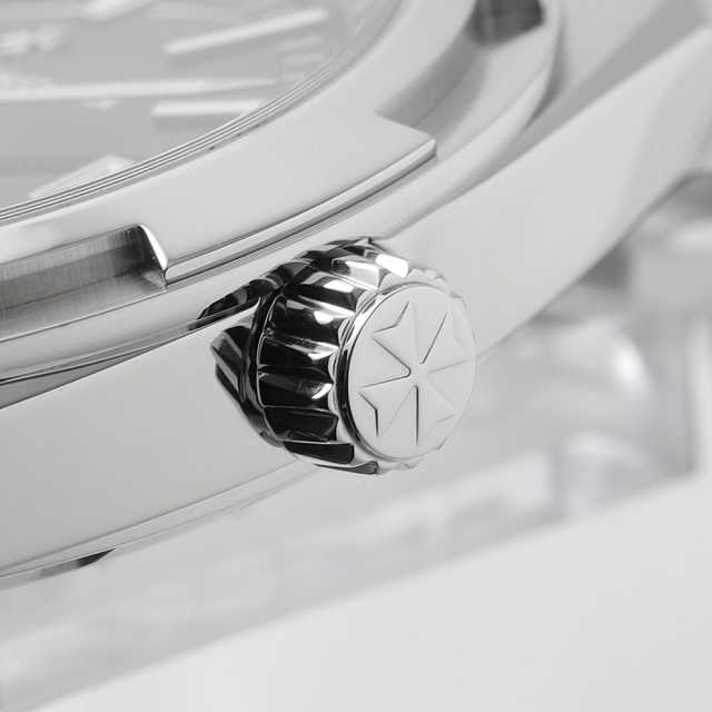 ヴァシュロンコンスタンタン オーヴァーシーズ 4520V/210A-B483 メンズ 中古