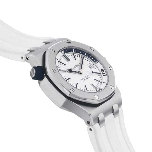 オーデマピゲ ロイヤルオーク 15710ST.OO.A010CA.01 メンズ 中古
