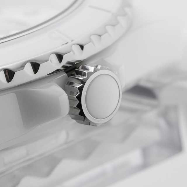 H5703 ホワイト CHANEL（シャネル）J12 白セラミック 12Pダイヤ 中古