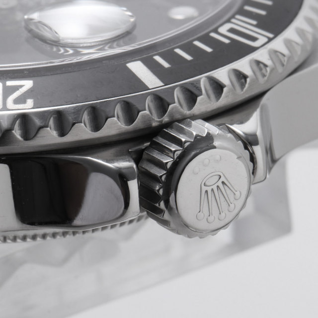 ローマンです。 Rolex Submariner Date 40mm Stainless Steel 16610 2010 - Out